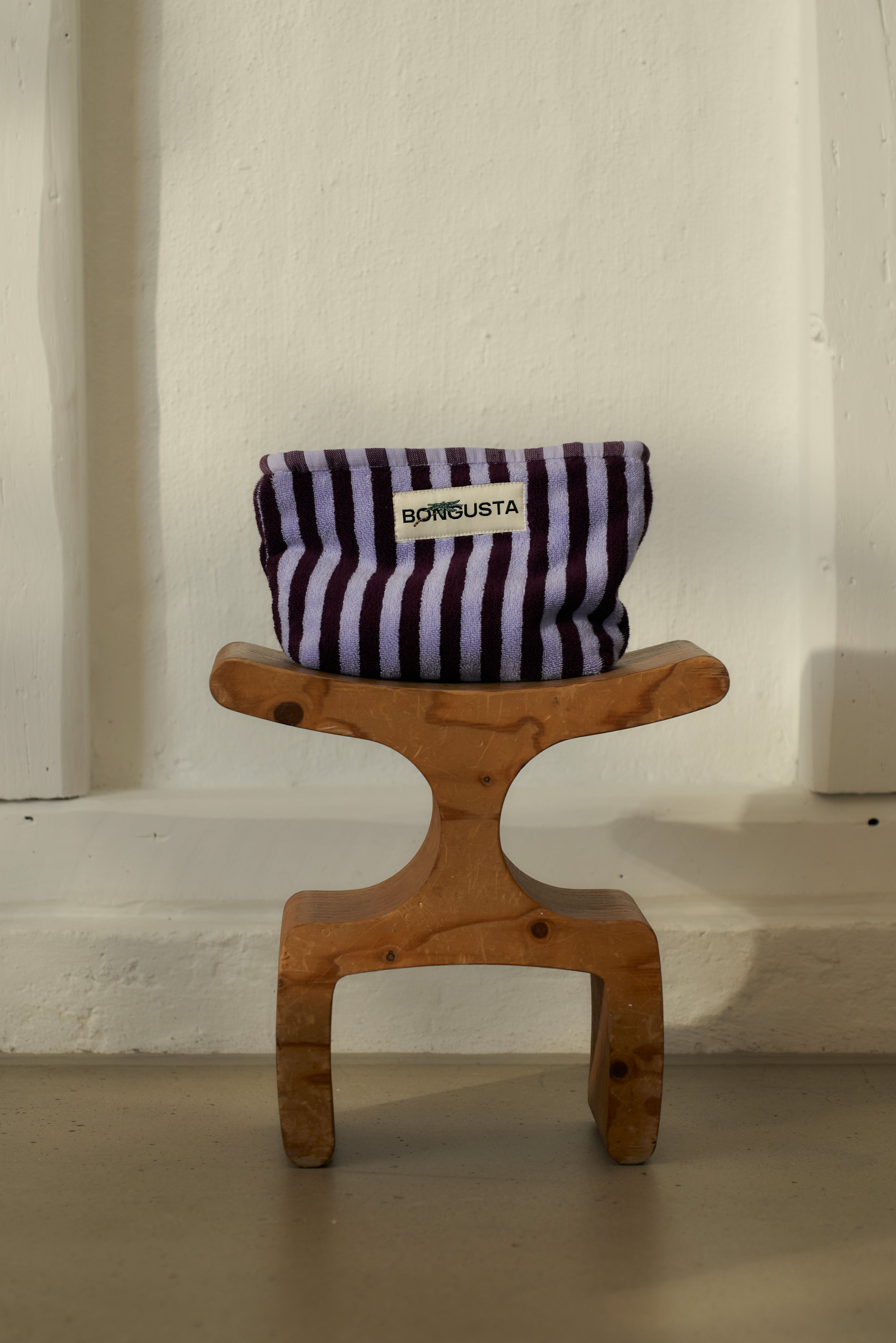 Naram Toiletry Bag, wine & lavender blue