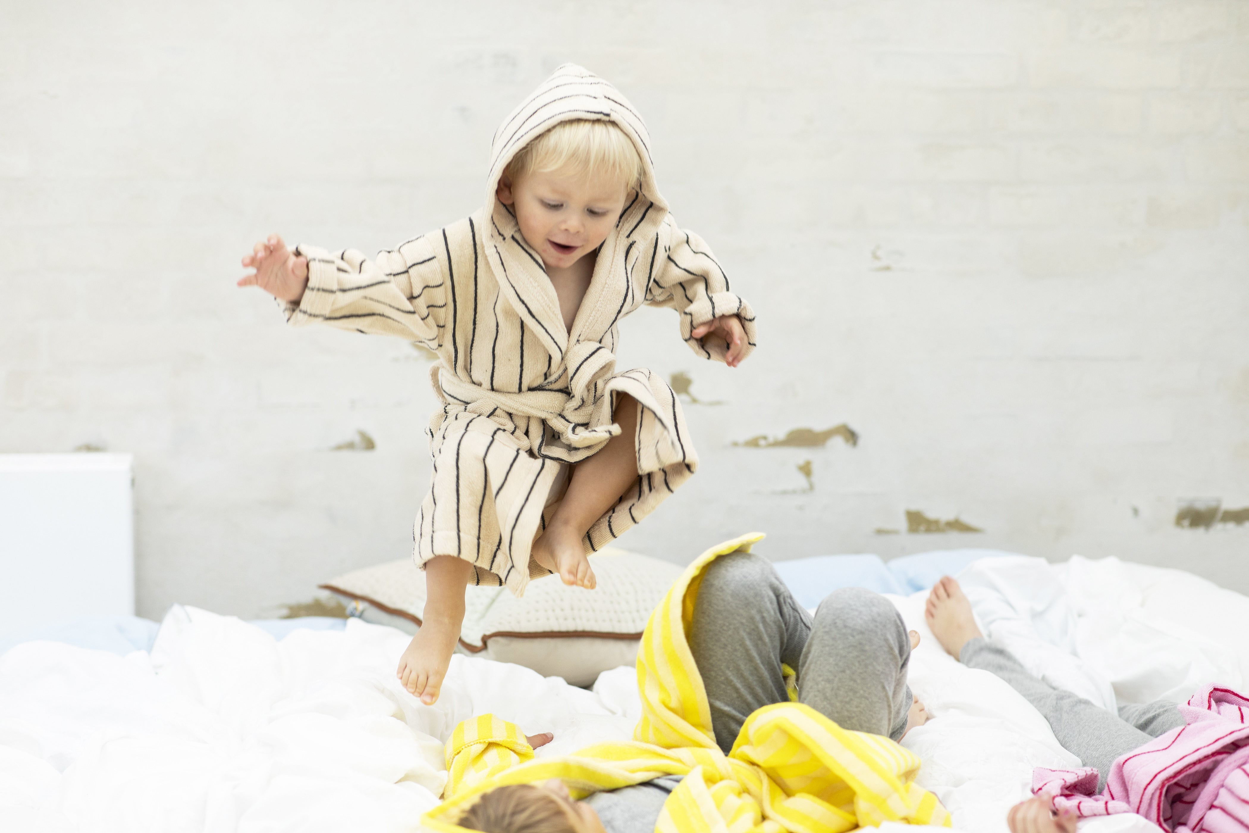 Naram Kids Bathrobe, creme & ink