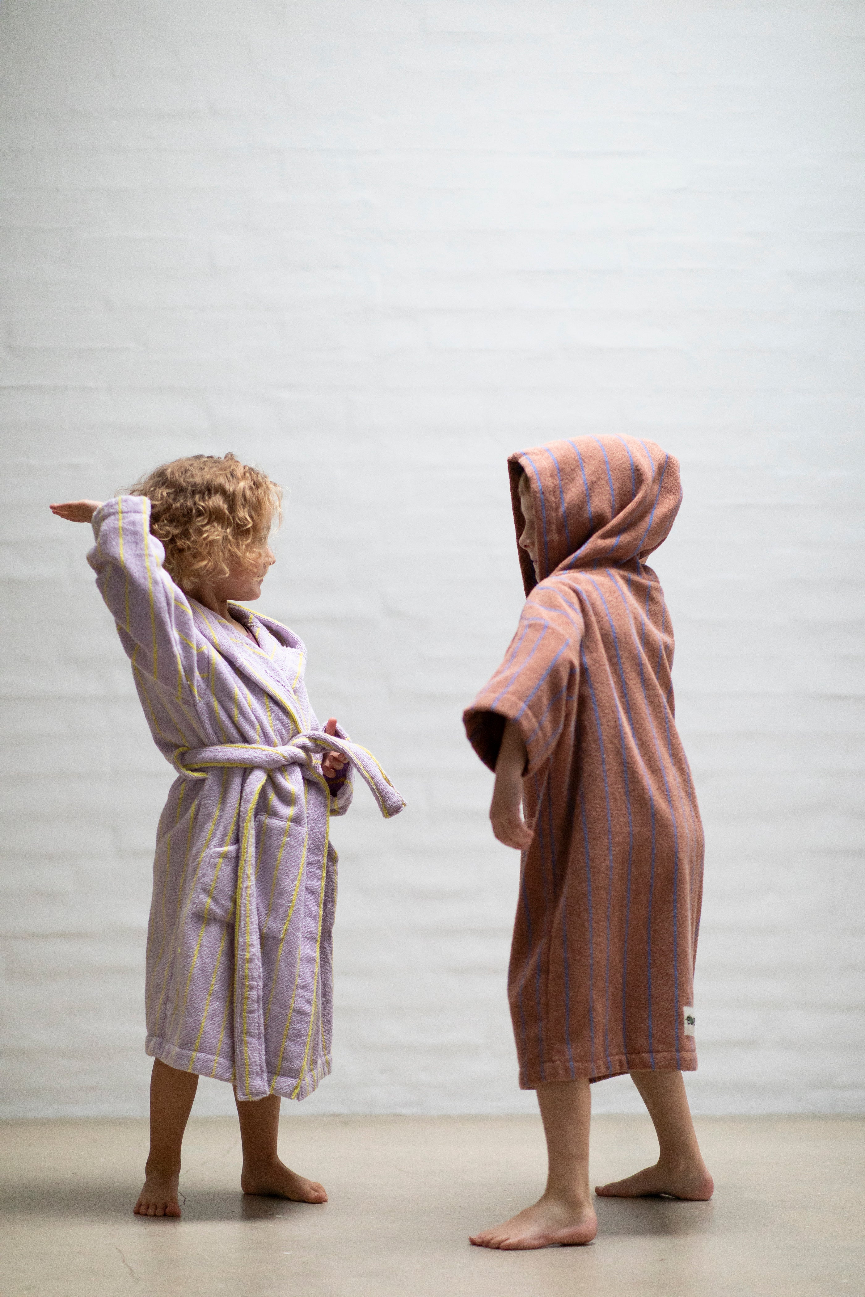 Naram Kids Bathrobe, lilac & neon yellow