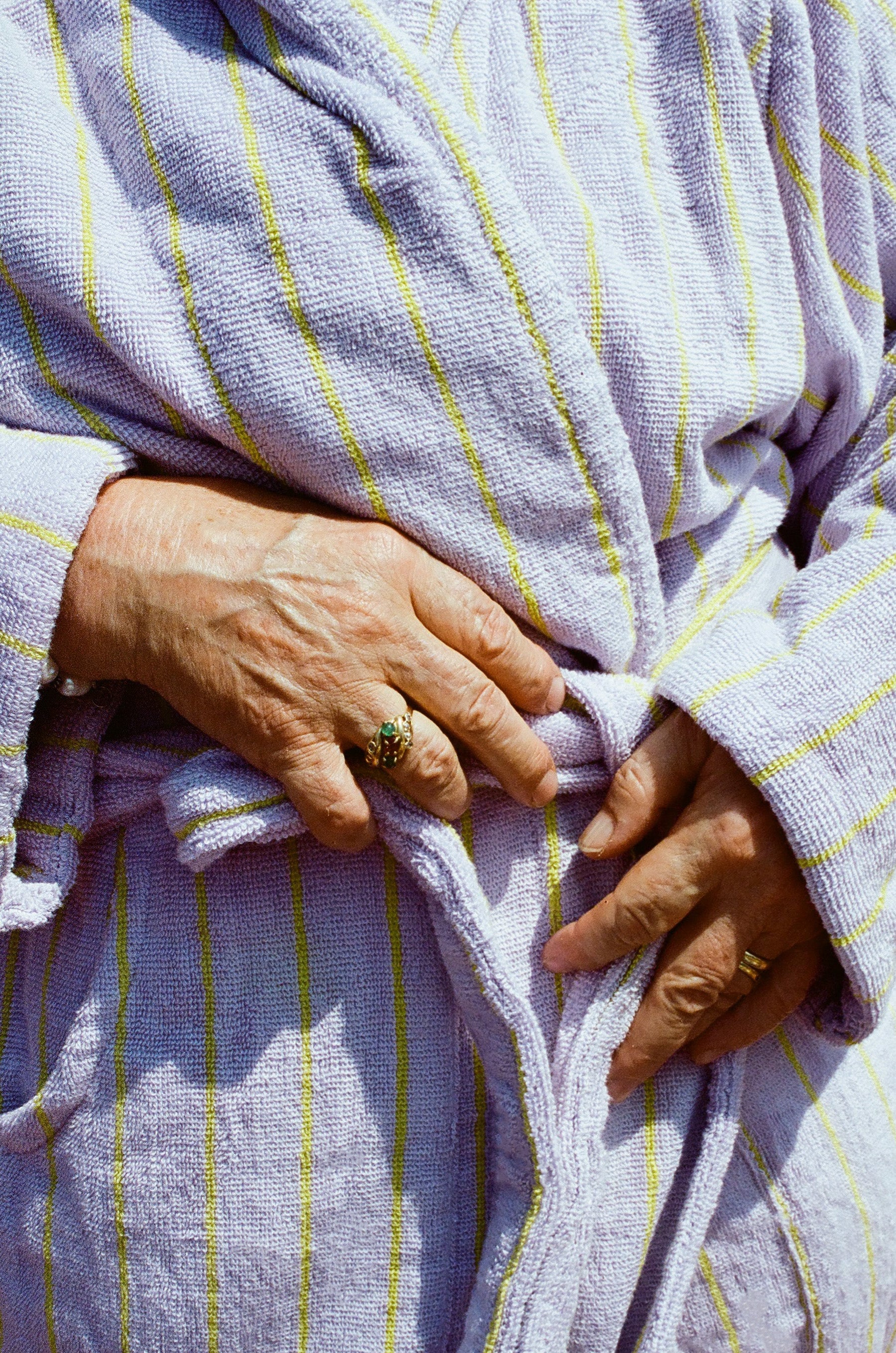 Naram Bathrobe, lilac & neon yellow